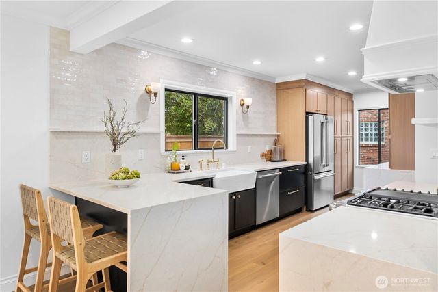 12216 Palatine Avenue N, Seattle, WA 98133