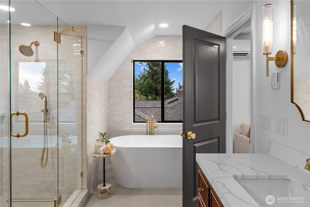 12216 Palatine Avenue N, Seattle, WA 98133