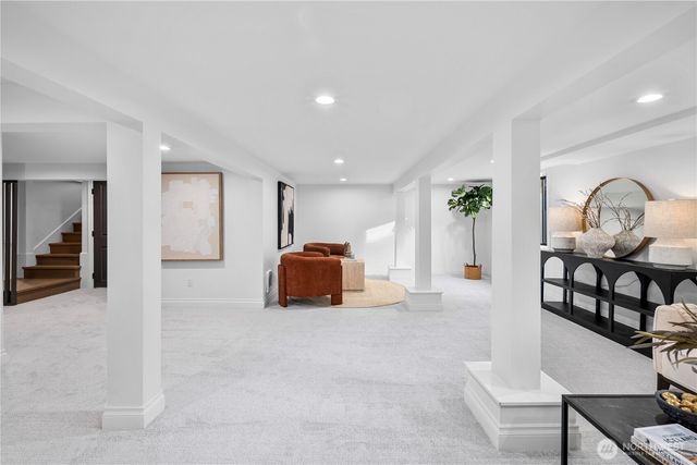 12216 Palatine Avenue N, Seattle, WA 98133