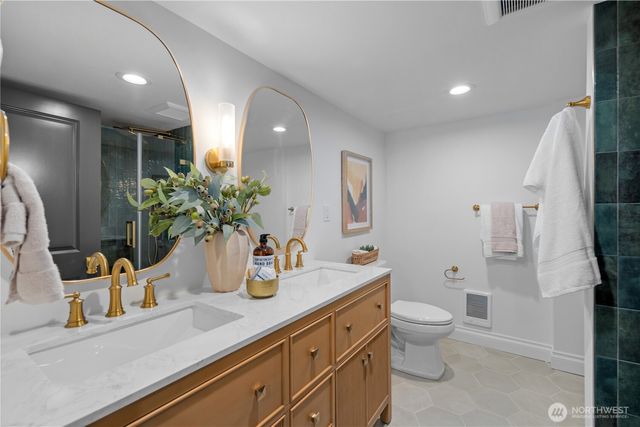 12216 Palatine Avenue N, Seattle, WA 98133