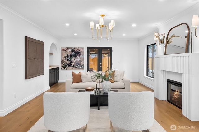 12216 Palatine Avenue N, Seattle, WA 98133