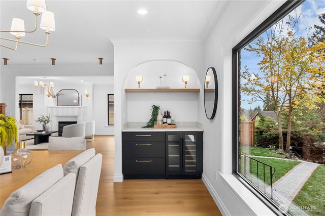 12216 Palatine Avenue N, Seattle, WA 98133