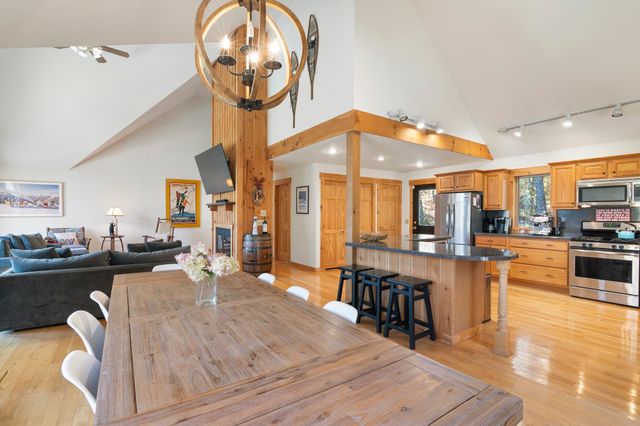 5 White Tail Lane, Dover, VT 05356