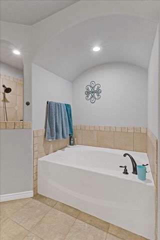 100 Cora Court, Reno, TX 76082
