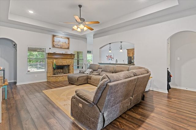 100 Cora Court, Reno, TX 76082