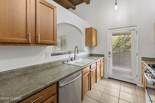 10322 E Shipley Lane, Tucson, AZ 85747