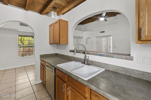 10322 E Shipley Lane, Tucson, AZ 85747