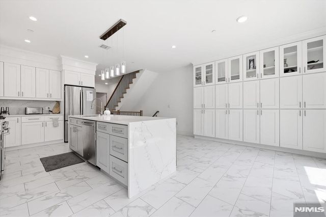 30 Lafayette Avenue, Cliffside Park, NJ 07010