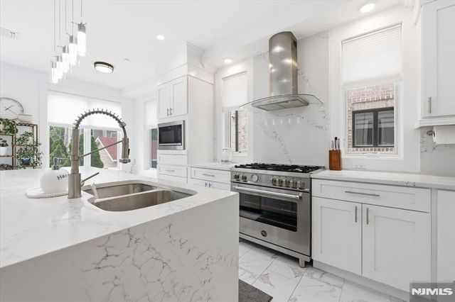 30 Lafayette Avenue, Cliffside Park, NJ 07010