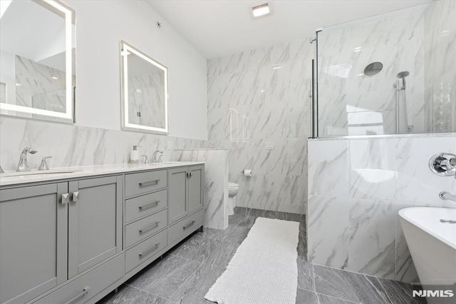 30 Lafayette Avenue, Cliffside Park, NJ 07010