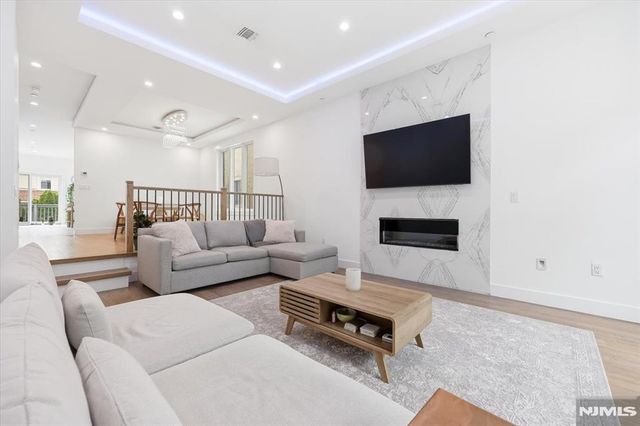 30 Lafayette Avenue, Cliffside Park, NJ 07010