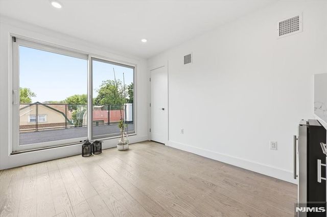 30 Lafayette Avenue, Cliffside Park, NJ 07010