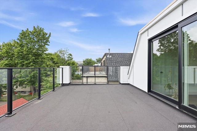 30 Lafayette Avenue, Cliffside Park, NJ 07010