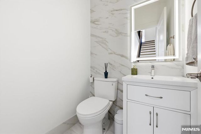30 Lafayette Avenue, Cliffside Park, NJ 07010