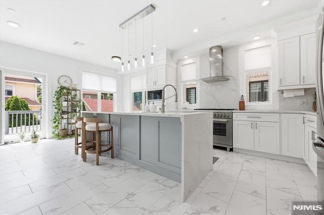 30 Lafayette Avenue, Cliffside Park, NJ 07010