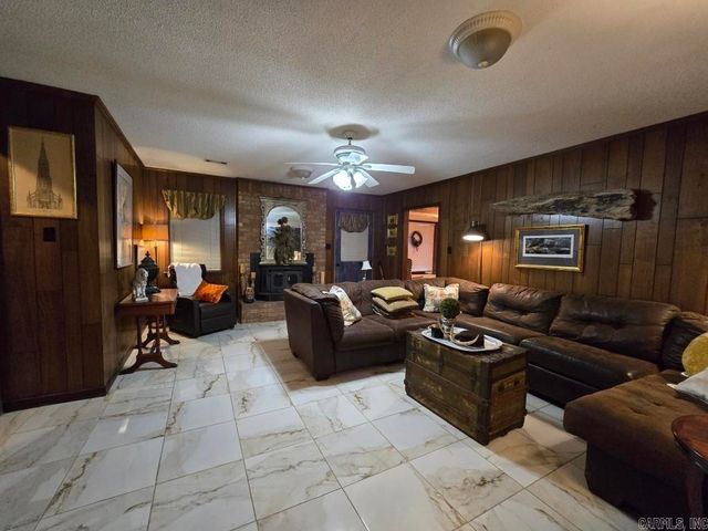 909 Killough Rd N, Wynne, AR 72396