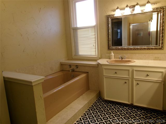 1604 E Broadway Street, Muskogee, OK 74403