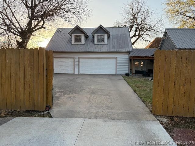 1604 E Broadway Street, Muskogee, OK 74403