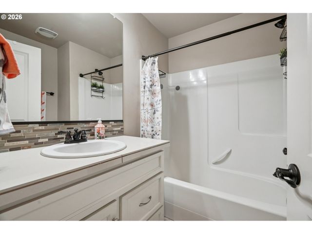 11350 Se FALCO St, Happy Valley, OR 97086