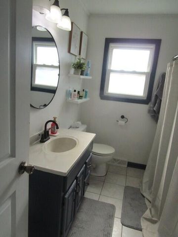 806 S ALLEN ST, Centralia, MO 65240