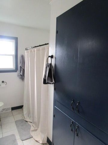 806 S ALLEN ST, Centralia, MO 65240