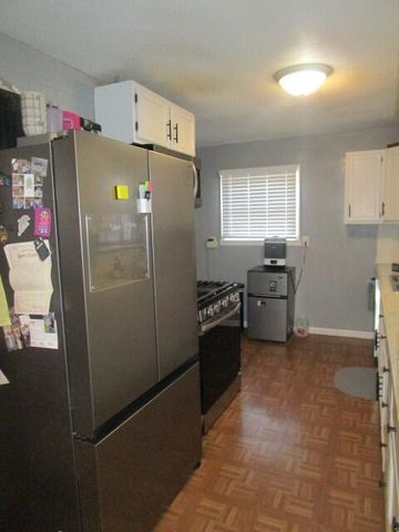 806 S ALLEN ST, Centralia, MO 65240