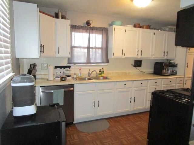 806 S ALLEN ST, Centralia, MO 65240