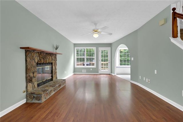 379 Creek Crossing Court, Grayson, GA 30017