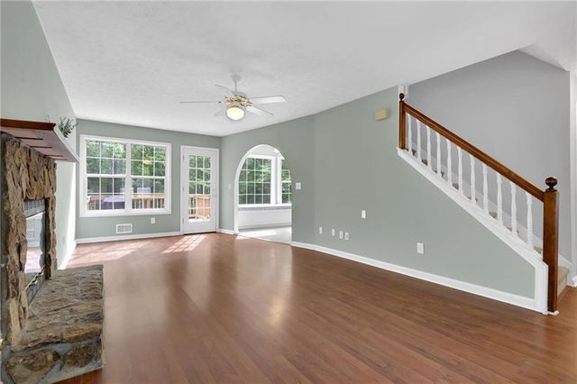 379 Creek Crossing Court, Grayson, GA 30017