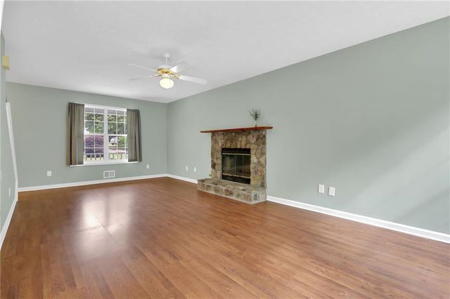 379 Creek Crossing Court, Grayson, GA 30017
