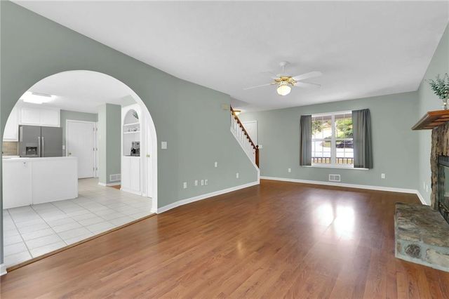 379 Creek Crossing Court, Grayson, GA 30017