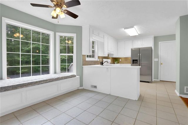 379 Creek Crossing Court, Grayson, GA 30017