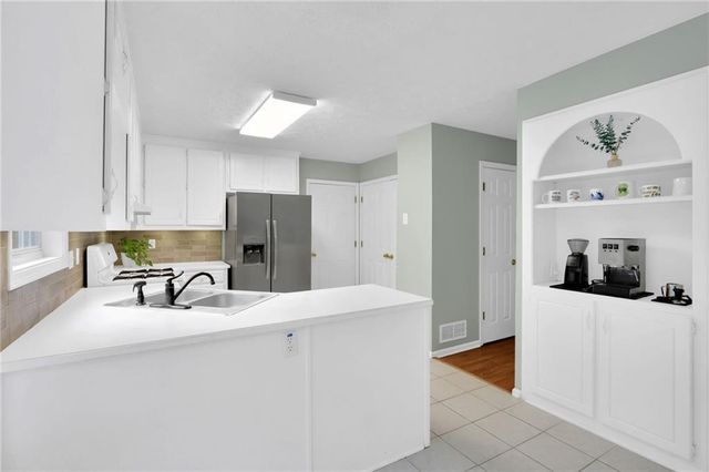 379 Creek Crossing Court, Grayson, GA 30017