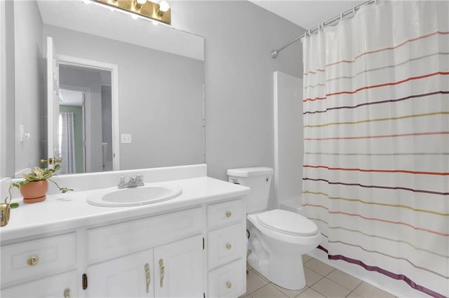 379 Creek Crossing Court, Grayson, GA 30017