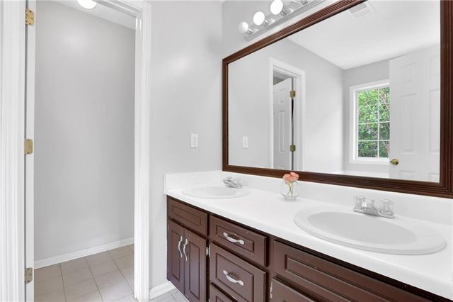 379 Creek Crossing Court, Grayson, GA 30017