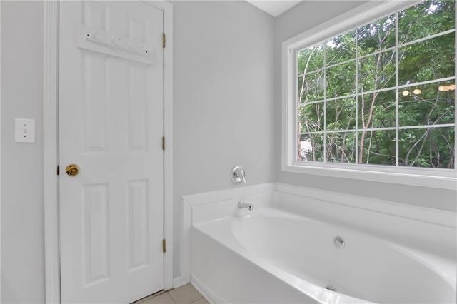 379 Creek Crossing Court, Grayson, GA 30017