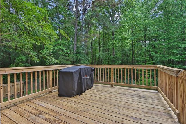 379 Creek Crossing Court, Grayson, GA 30017