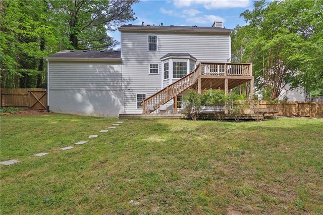 379 Creek Crossing Court, Grayson, GA 30017