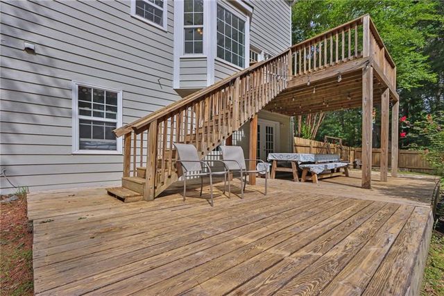 379 Creek Crossing Court, Grayson, GA 30017