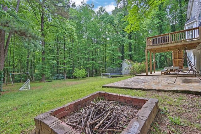 379 Creek Crossing Court, Grayson, GA 30017