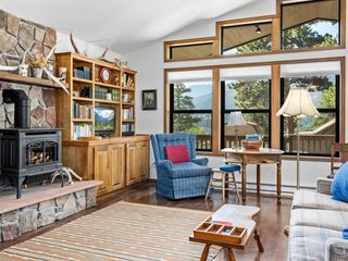 725 Upper Larkspur Ln, Estes Park, CO 80517