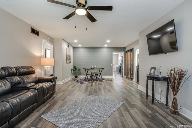 7500 Callaghan Rd Apt 218, San Antonio, TX 78229