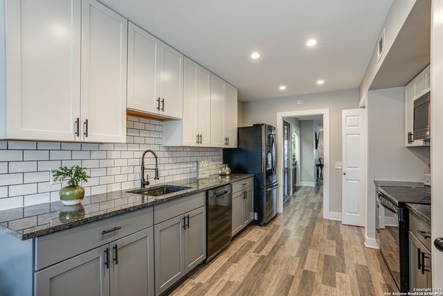 7500 Callaghan Rd Apt 218, San Antonio, TX 78229