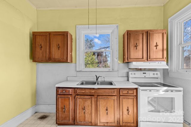 1011 Ashe Avenue NW, Lenoir, NC 28645