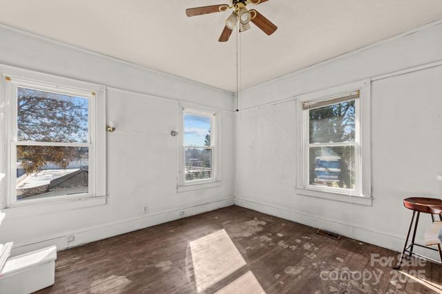 1011 Ashe Avenue NW, Lenoir, NC 28645