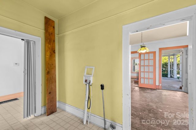 1011 Ashe Avenue NW, Lenoir, NC 28645