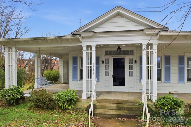 1011 Ashe Avenue NW, Lenoir, NC 28645