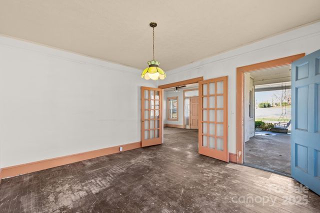 1011 Ashe Avenue NW, Lenoir, NC 28645