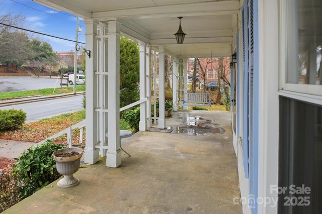 1011 Ashe Avenue NW, Lenoir, NC 28645