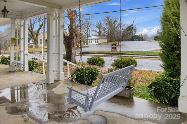 1011 Ashe Avenue NW, Lenoir, NC 28645